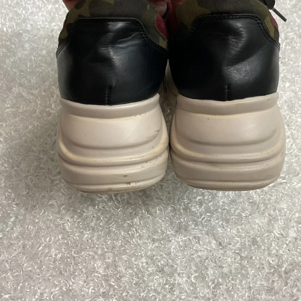 Steve Madden. Ladies Size 7. Camo Chunky Sole Sneakers